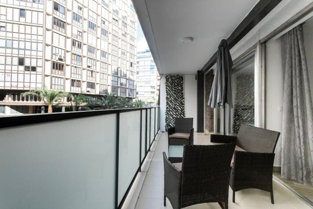 Espacioso Y Centrico Piso Con Zona Chill-Out Аликанте Екстериор снимка